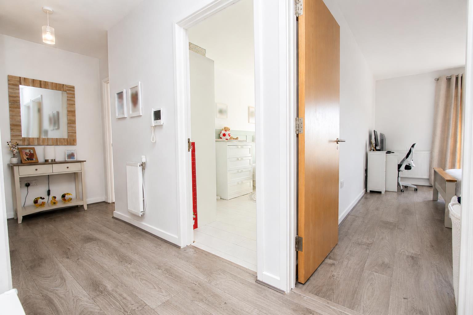 2 bed property in Ferndale Crescent, Carshalton
